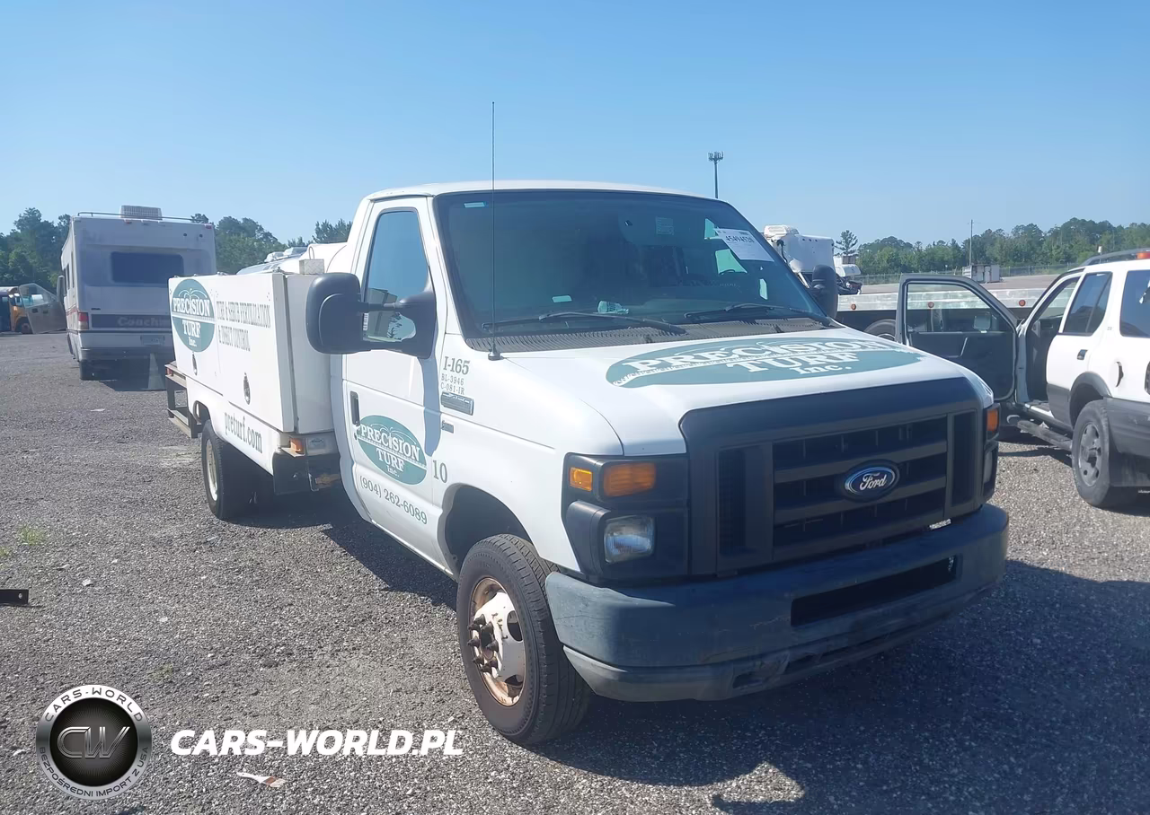 2010 Ford E-450 Cutaway