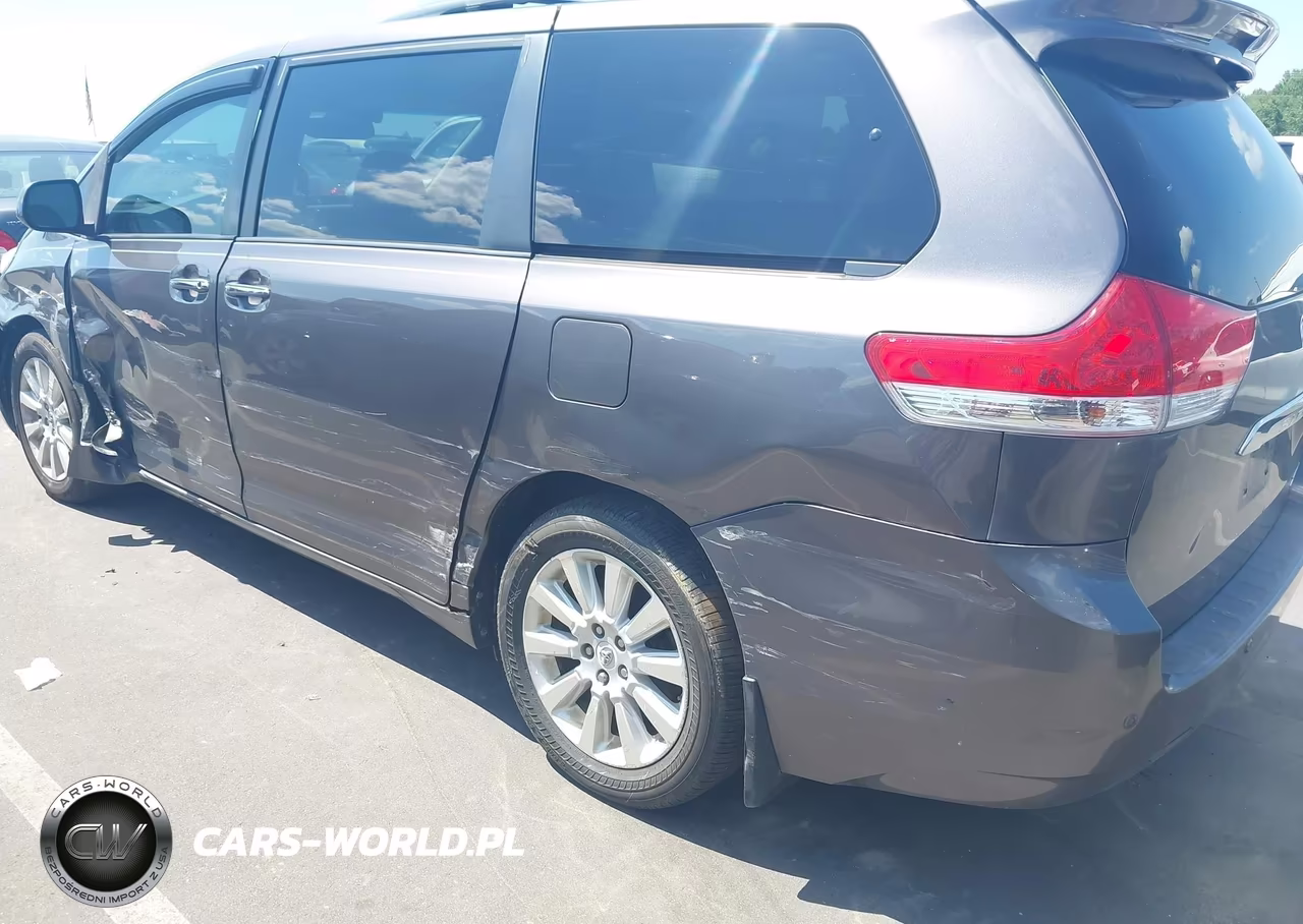 2011 Toyota Sienna Limited VIN:5TDDK3DCXBS027255 - 17