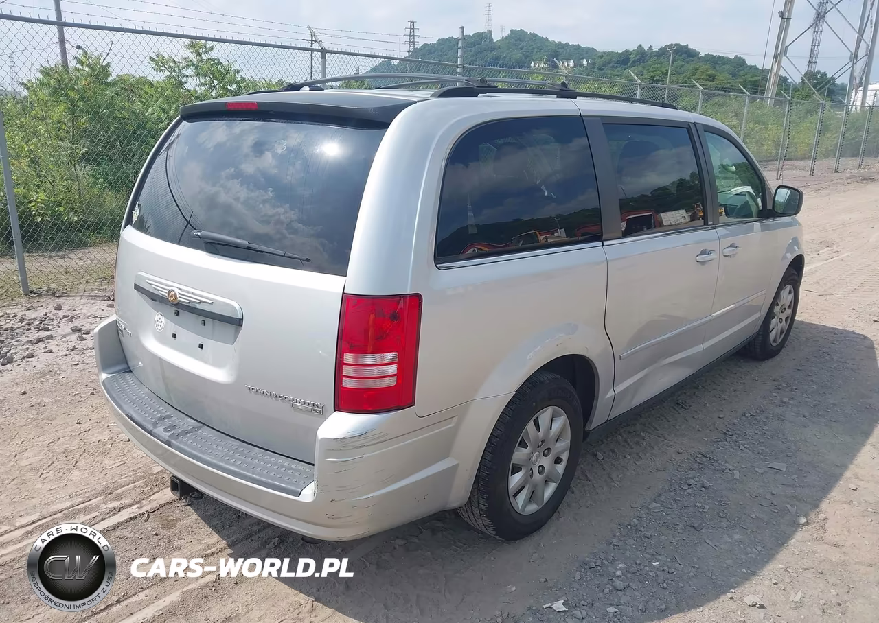 2009 Chrysler Town & Country Lx VIN:2A8HR44E69R558162 - 4