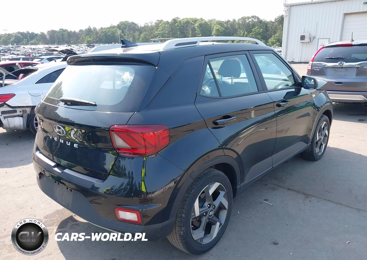 2021 Hyundai Venue Sel VIN:KMHRC8A32MU084516 - 4