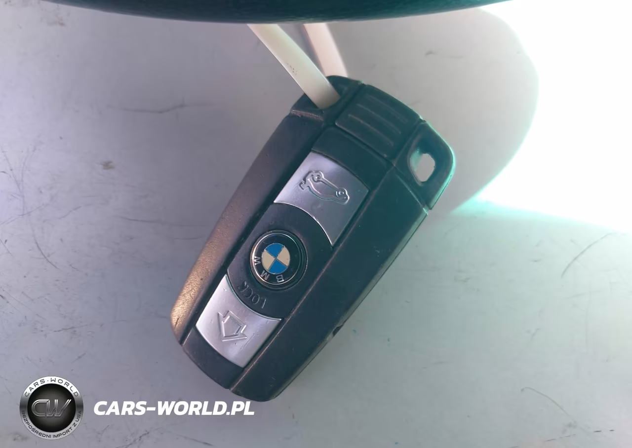 2011 BMW 328I VIN:WBAPH5C5XBA447621 - 11
