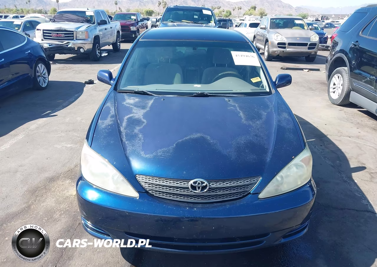 2002 Toyota Camry Le VIN:JTDBE32K220123652 - 12