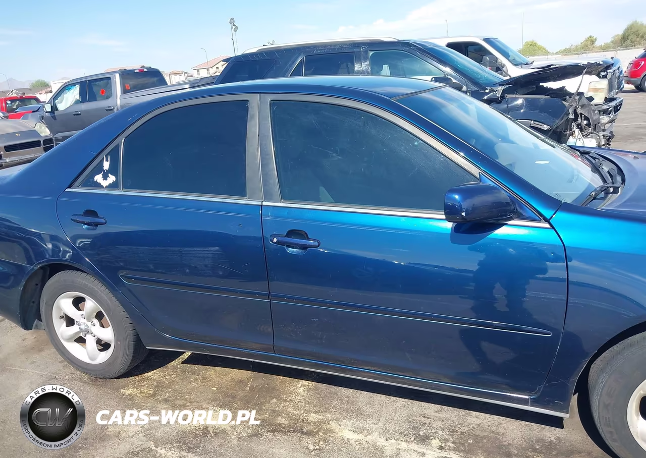 2002 Toyota Camry Le VIN:JTDBE32K220123652 - 13