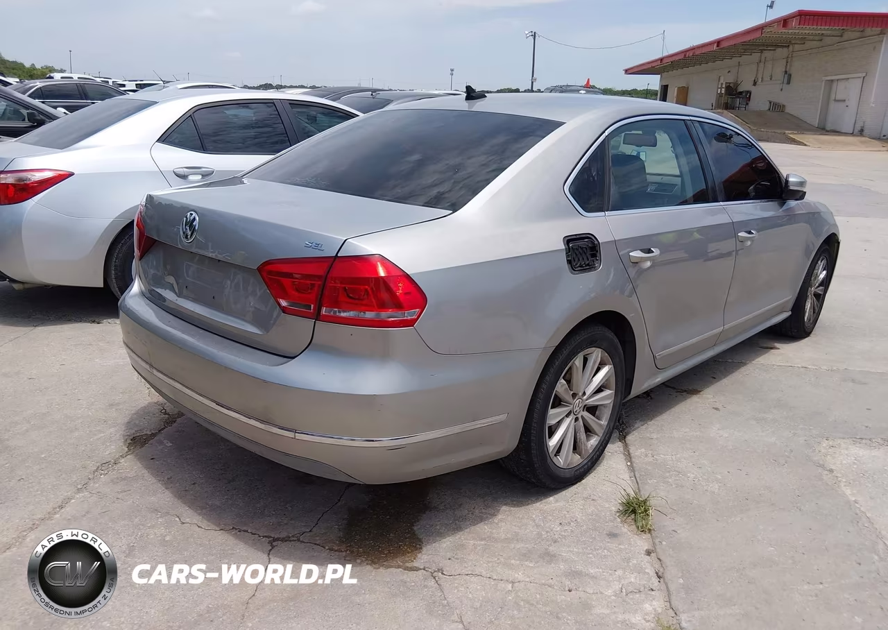 2013 Volkswagen Passat 2.5L Sel VIN:1VWCH7A35DC104119 - 4