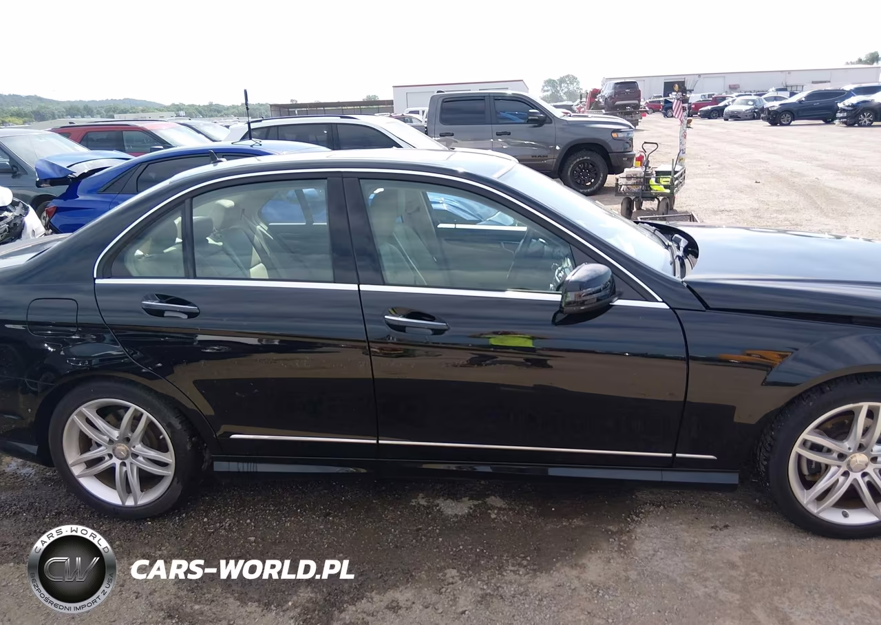 2014 Mercedes-Benz C 250 Sport VIN:WDDGF4HB1EA944424 - 13