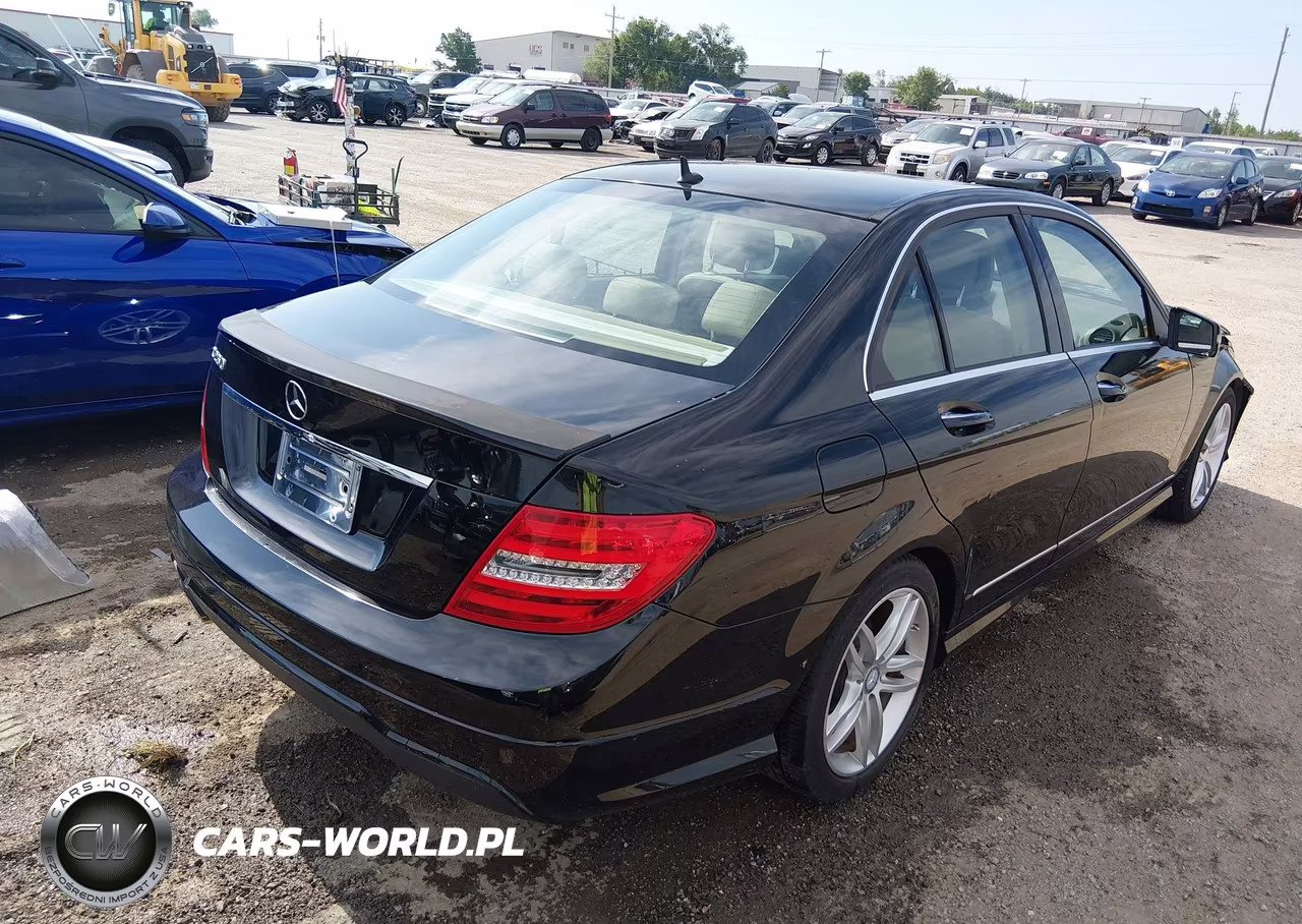 2014 Mercedes-Benz C 250 Sport VIN:WDDGF4HB1EA944424 - 4