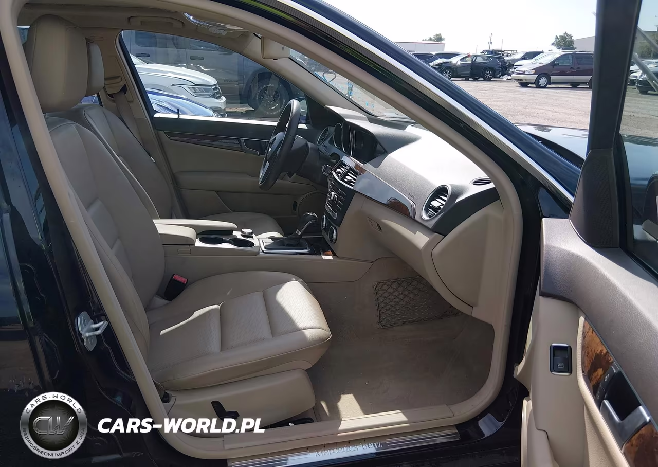 2014 Mercedes-Benz C 250 Sport VIN:WDDGF4HB1EA944424 - 5