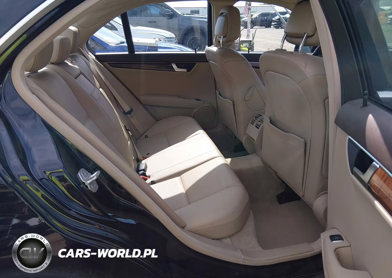 2014 Mercedes-Benz C 250 Sport VIN:WDDGF4HB1EA944424 - 8