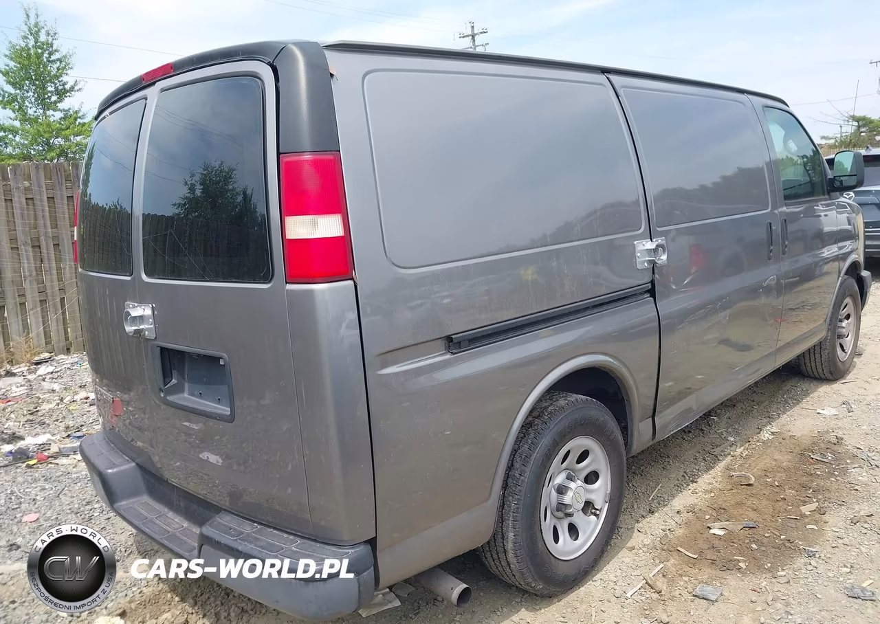 2009 Chevrolet Express Work Van VIN:1GCFG15X491148760 - 4