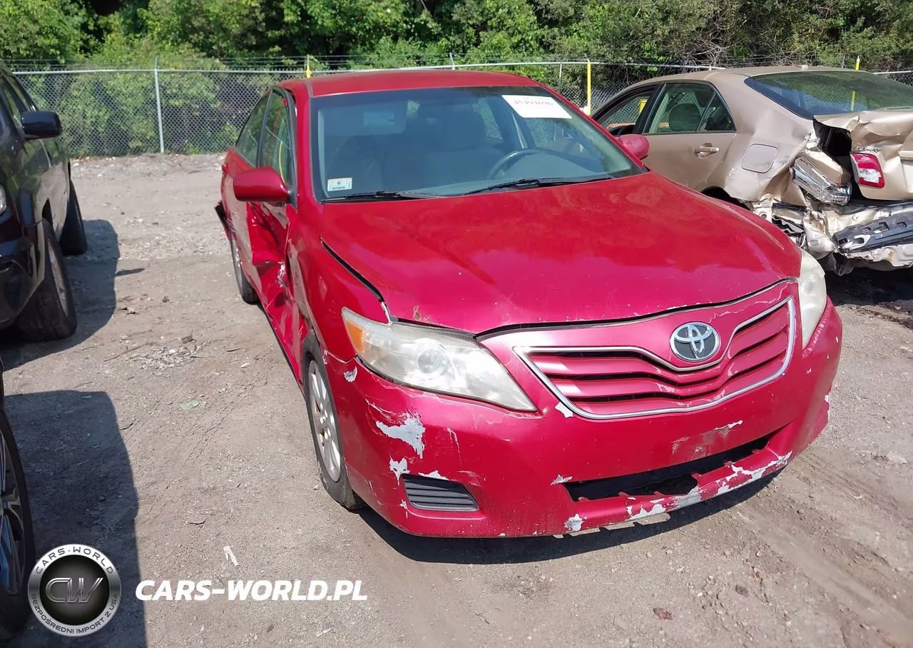 2011 Toyota Camry Le – zdjęcie 1 z 11