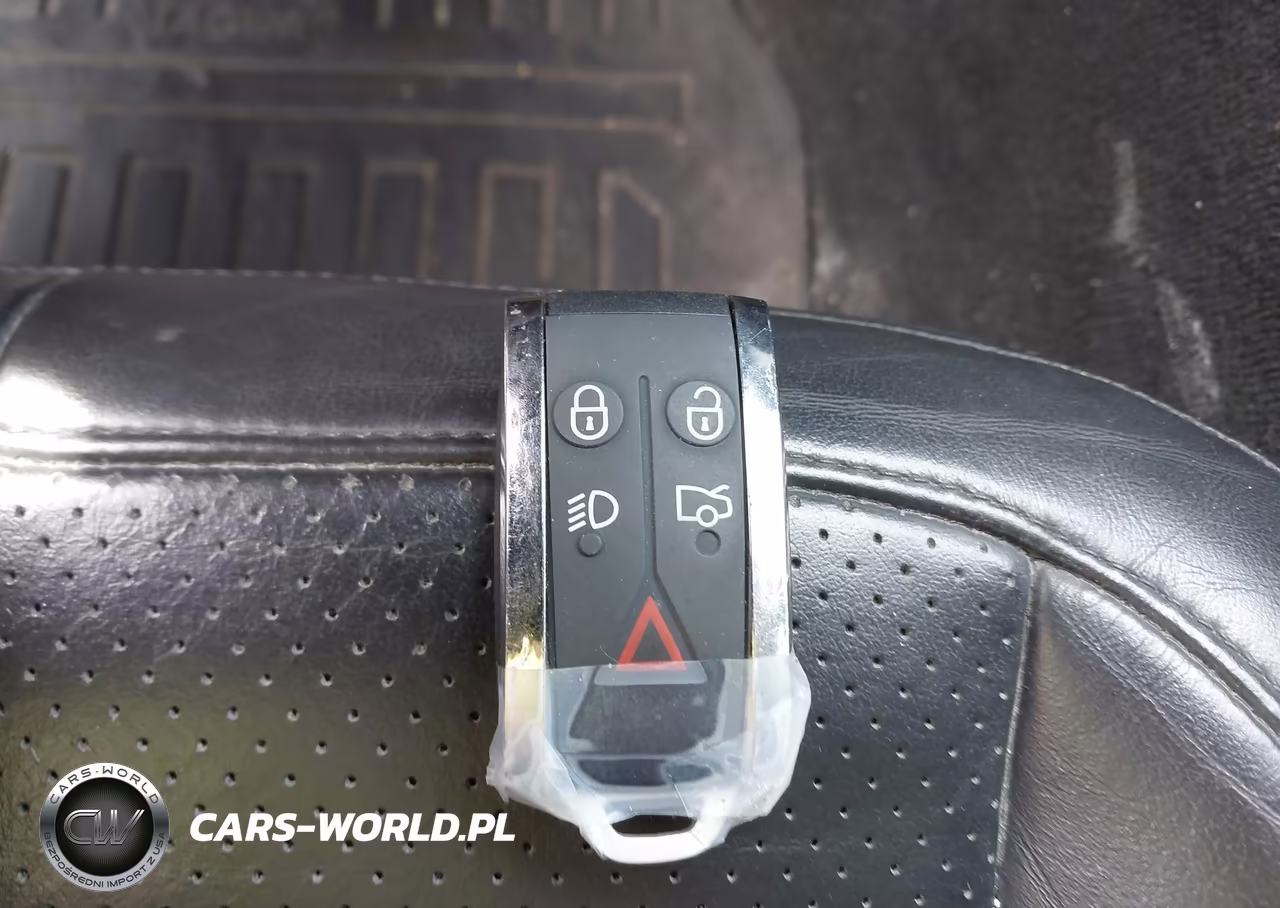 2011 Jaguar Xf Premium VIN:SAJWA0GB2BLR90330 - 11
