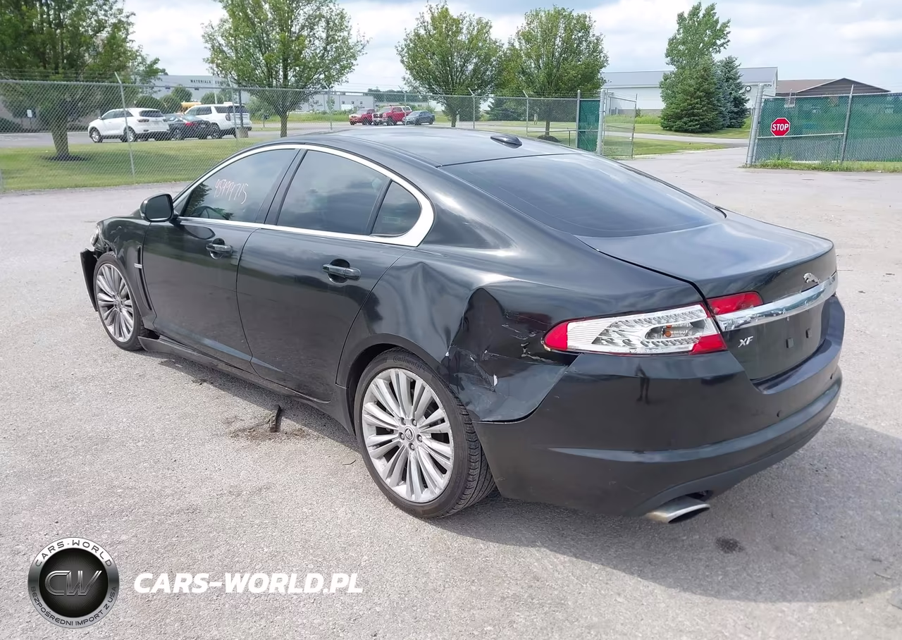 2011 Jaguar Xf Premium VIN:SAJWA0GB2BLR90330 - 3