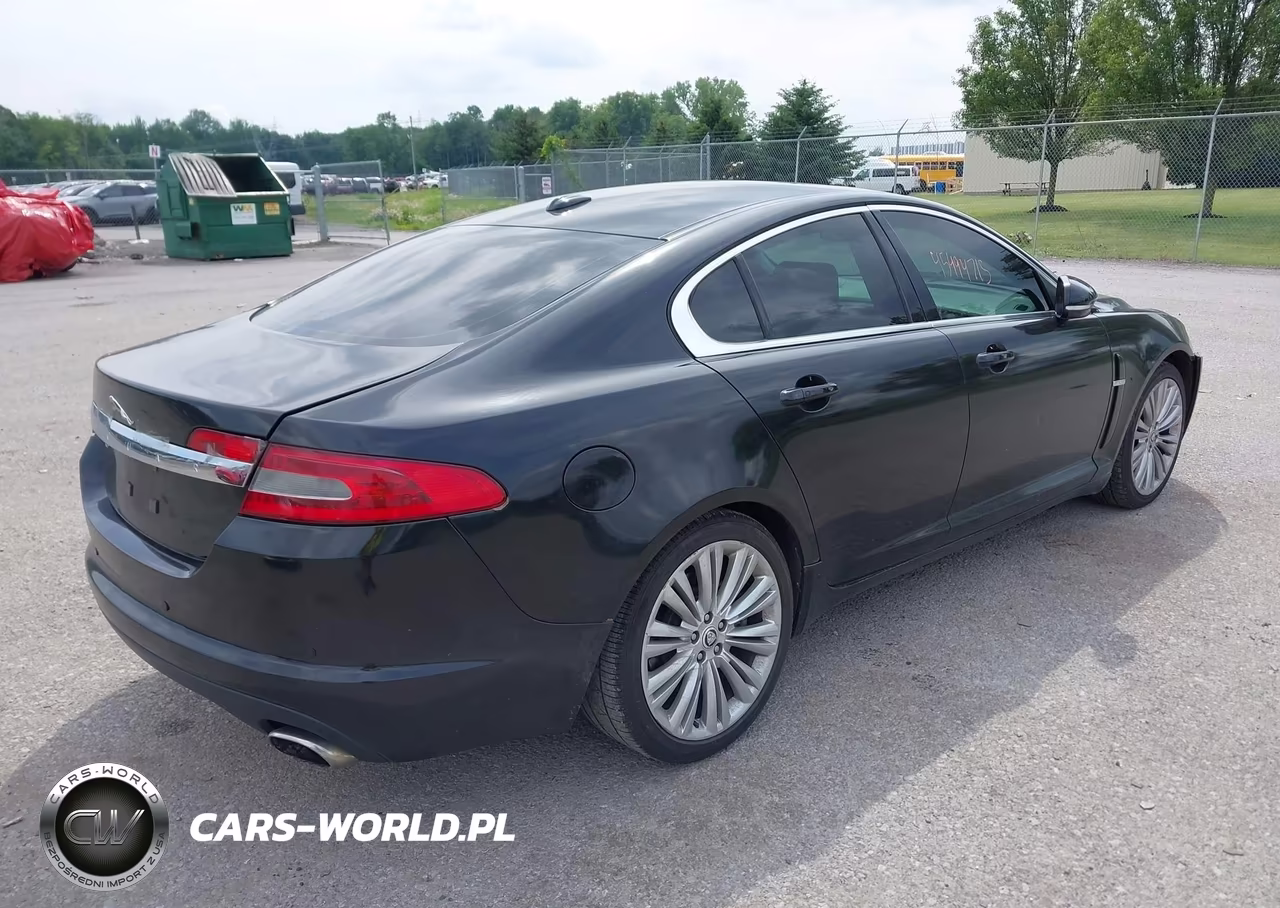 2011 Jaguar Xf Premium VIN:SAJWA0GB2BLR90330 - 4
