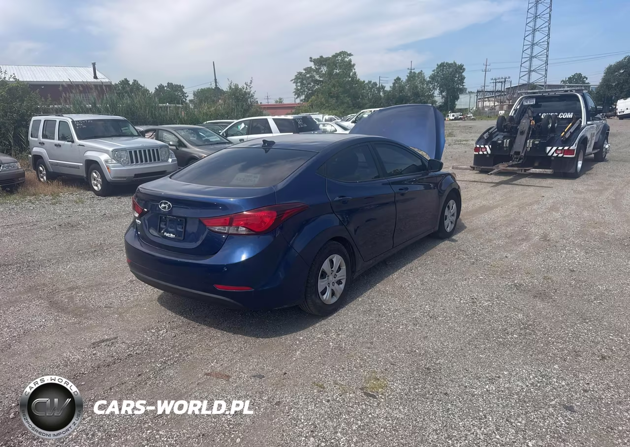 2016 Hyundai Elantra Se VIN:5NPDH4AE7GH682447 - 4