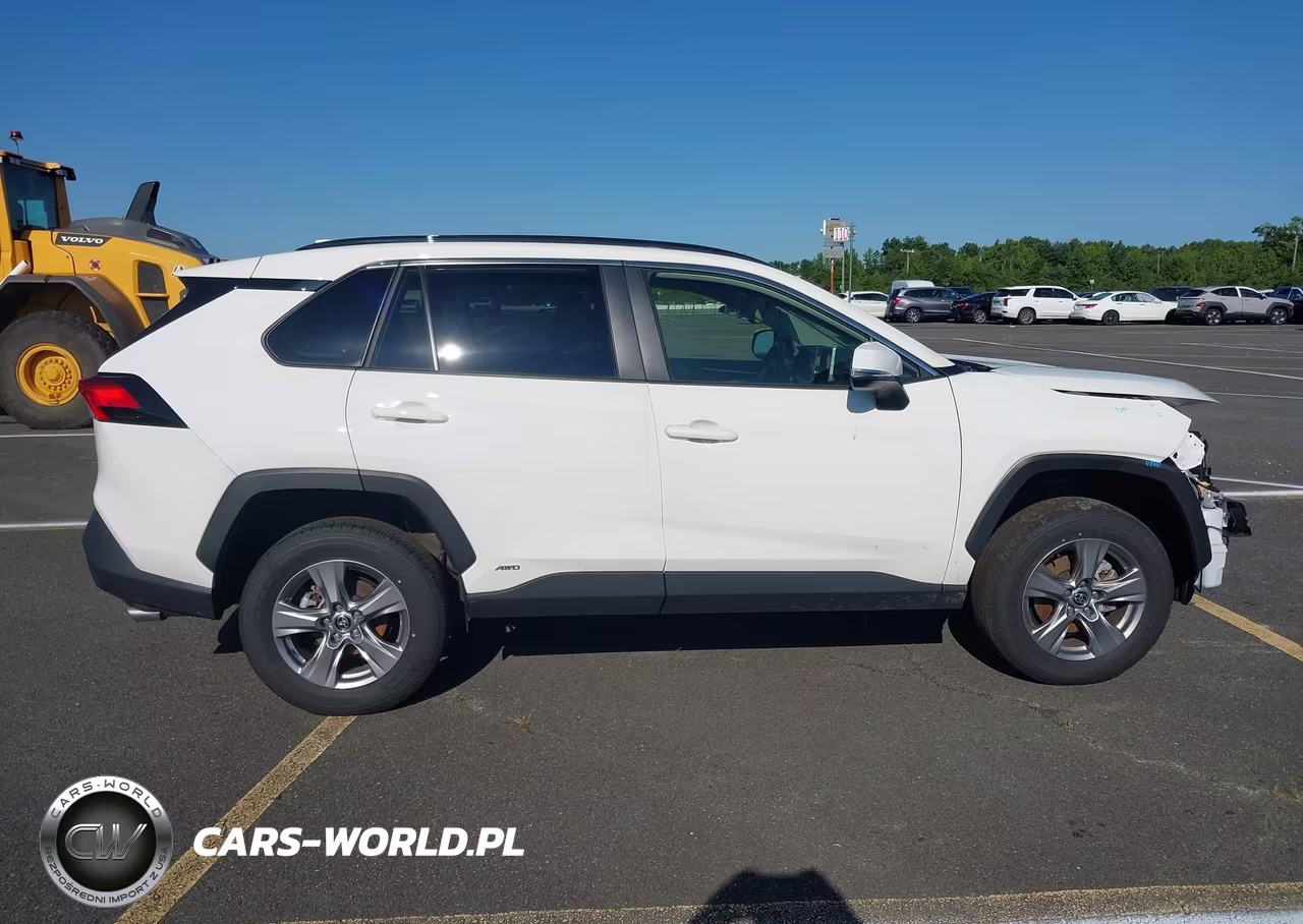 2025 Toyota Rav4 Hybrid Xle VIN:JTMRWRFV4SD297752 - 13