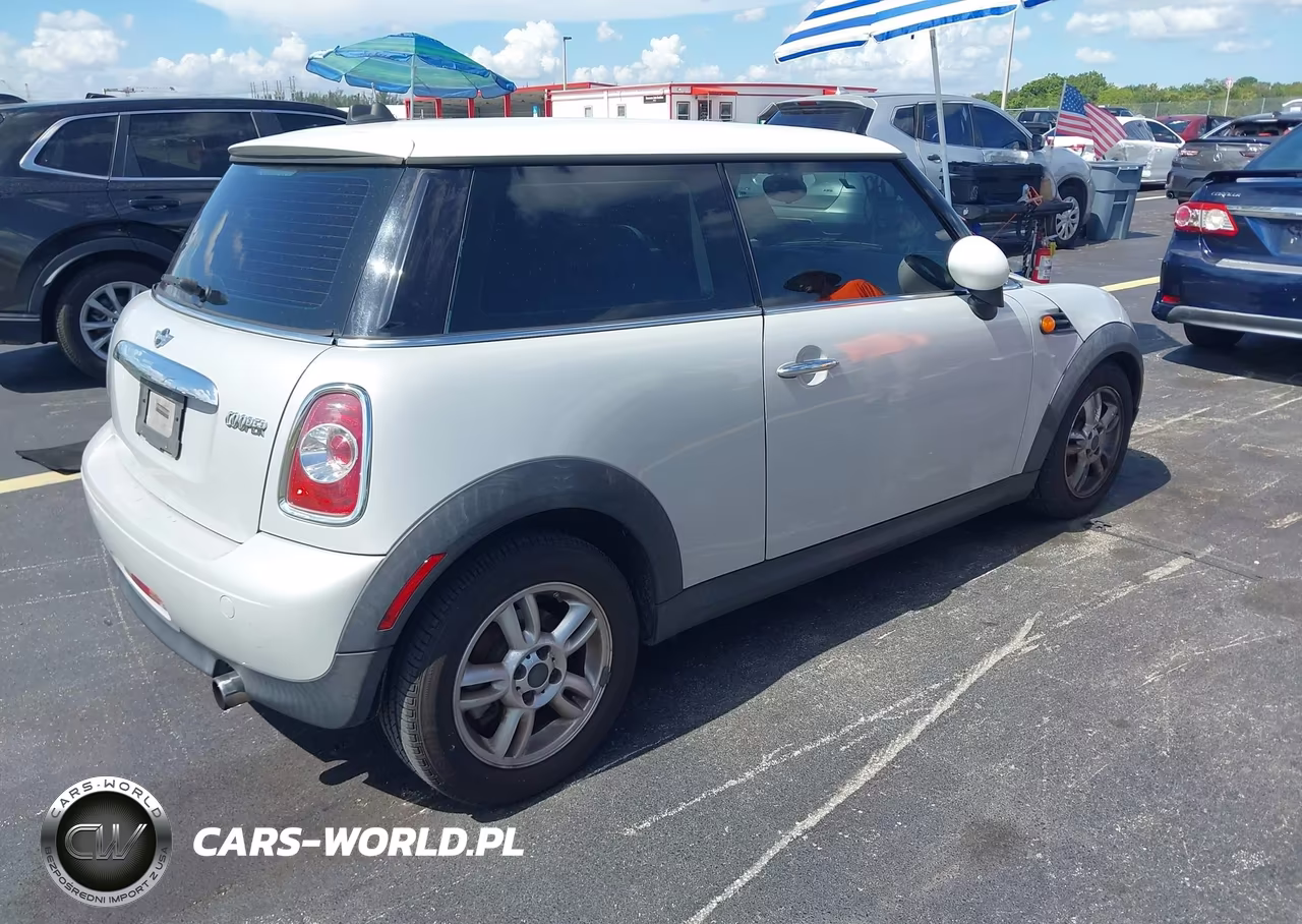 2013 Mini Hardtop Cooper VIN:WMWSU3C50DT683440 - 4
