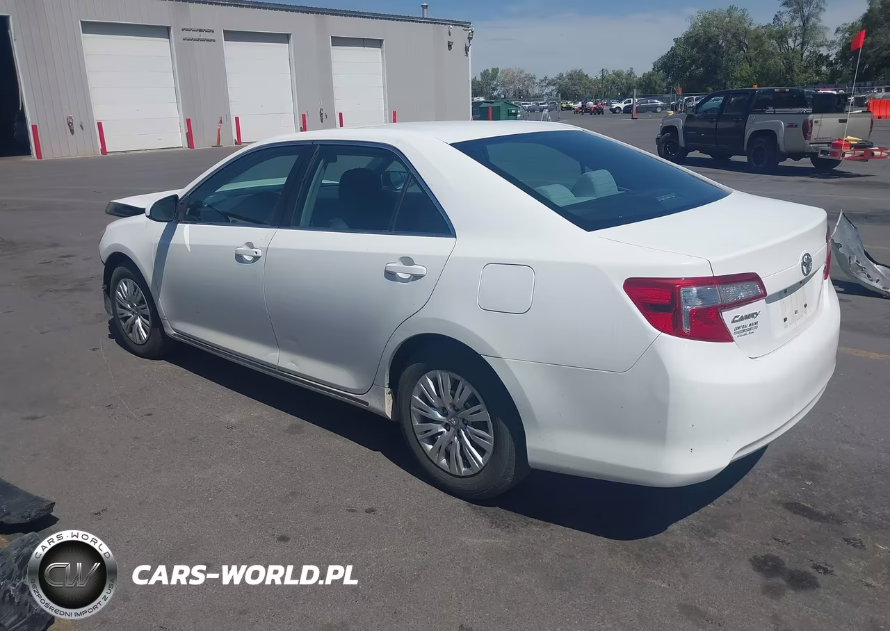 2014 Toyota Camry Le VIN:4T4BF1FK4ER371511 - 3