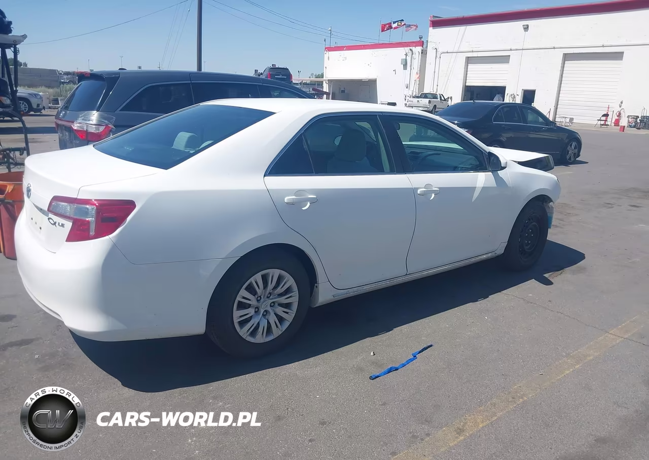 2014 Toyota Camry Le VIN:4T4BF1FK4ER371511 - 4