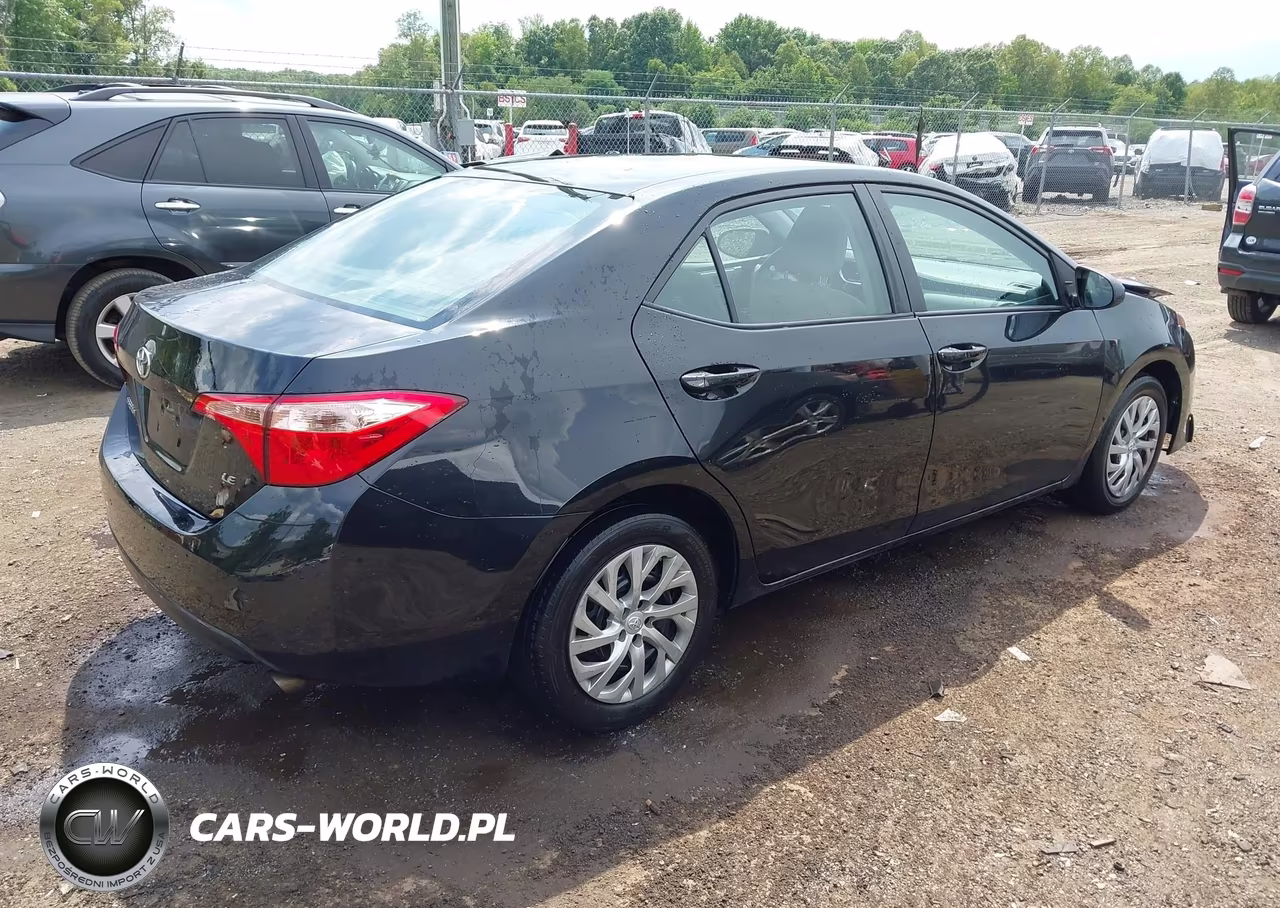 2019 Toyota Corolla Le VIN:2T1BURHE7KC203915 - 4