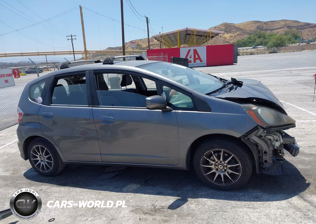 2012 Honda Fit VIN:JHMGE8H33CC023903 - 13