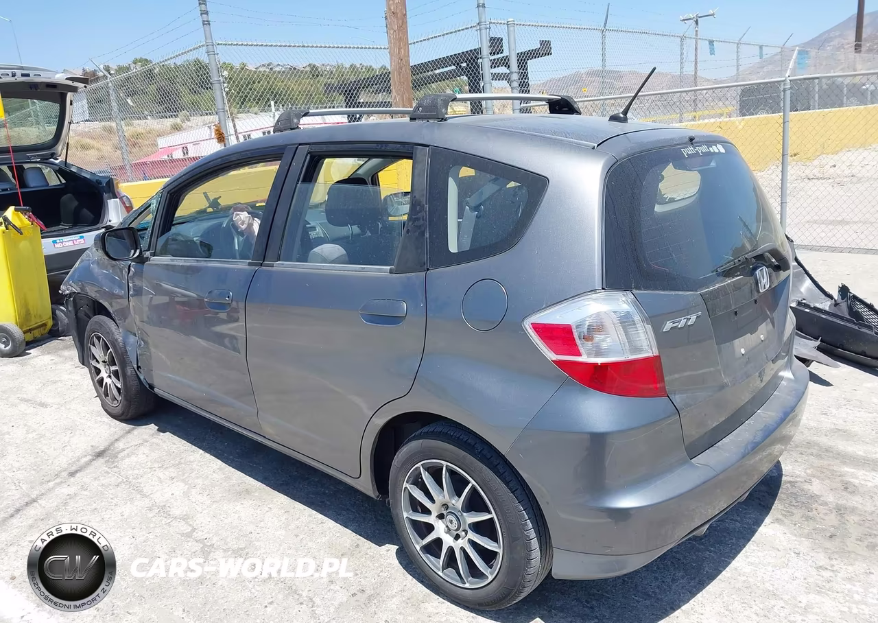 2012 Honda Fit VIN:JHMGE8H33CC023903 - 3