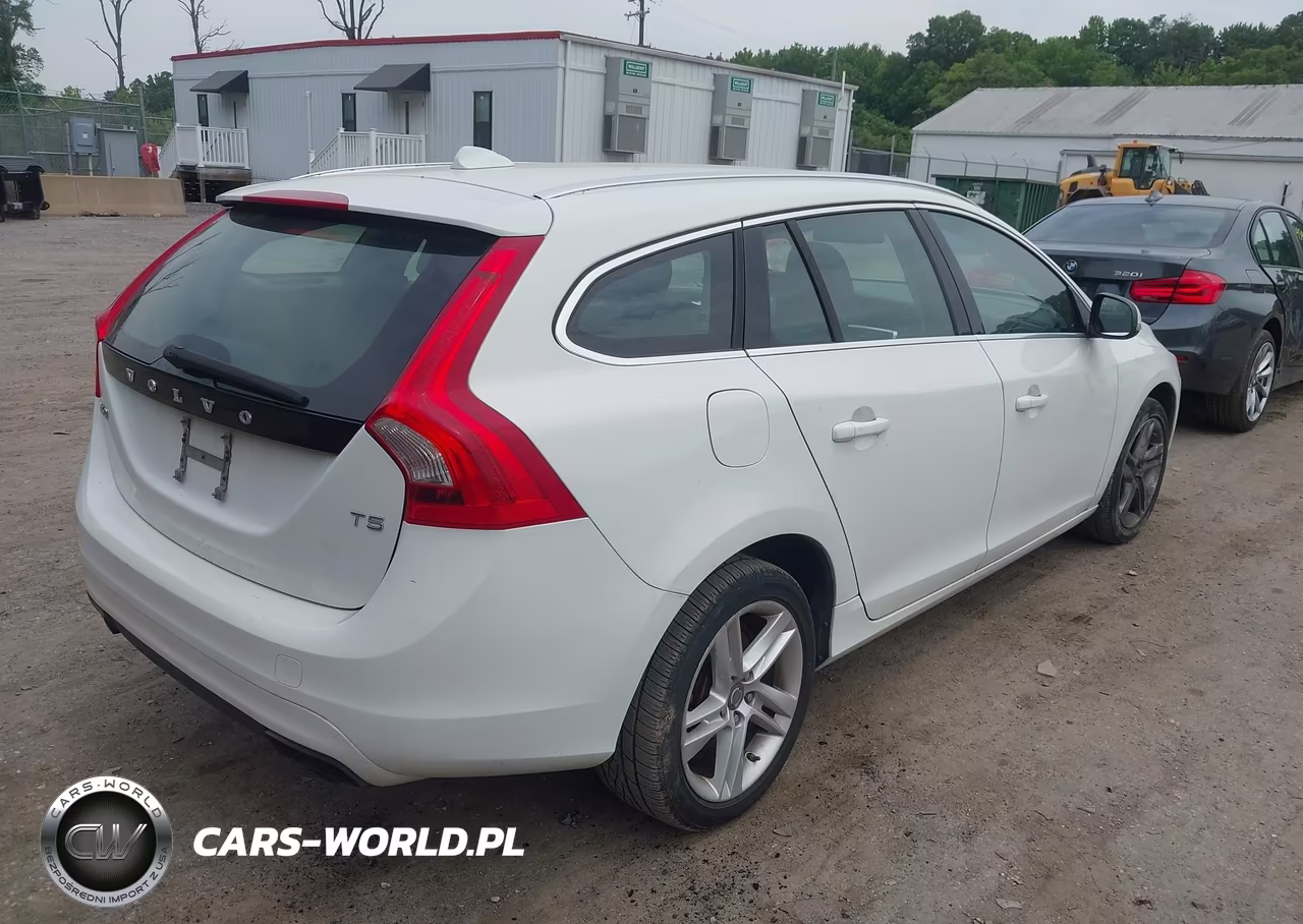 2015 Volvo V60 T5 Premier VIN:YV140MEB5F1200212 - 4