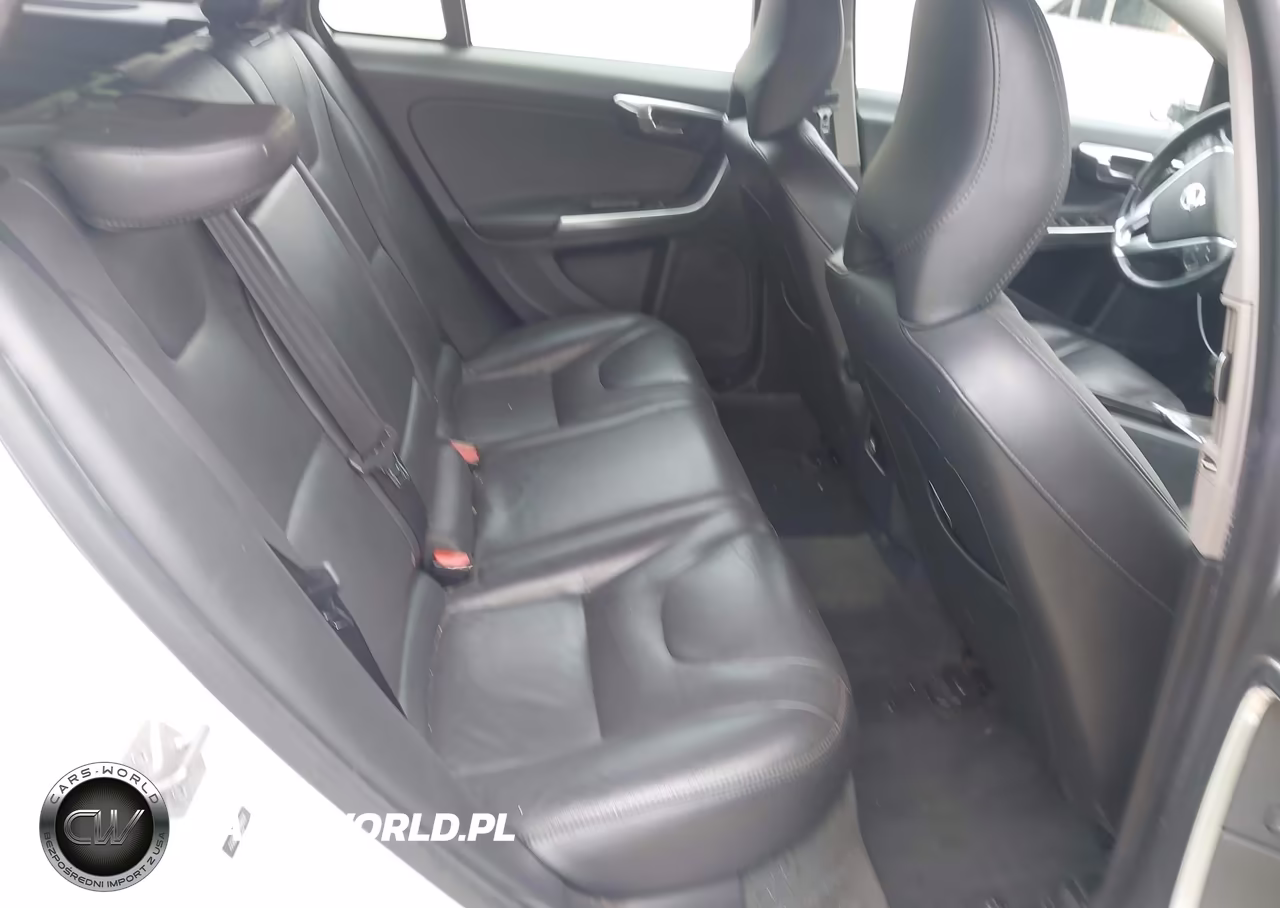 2015 Volvo V60 T5 Premier VIN:YV140MEB5F1200212 - 8