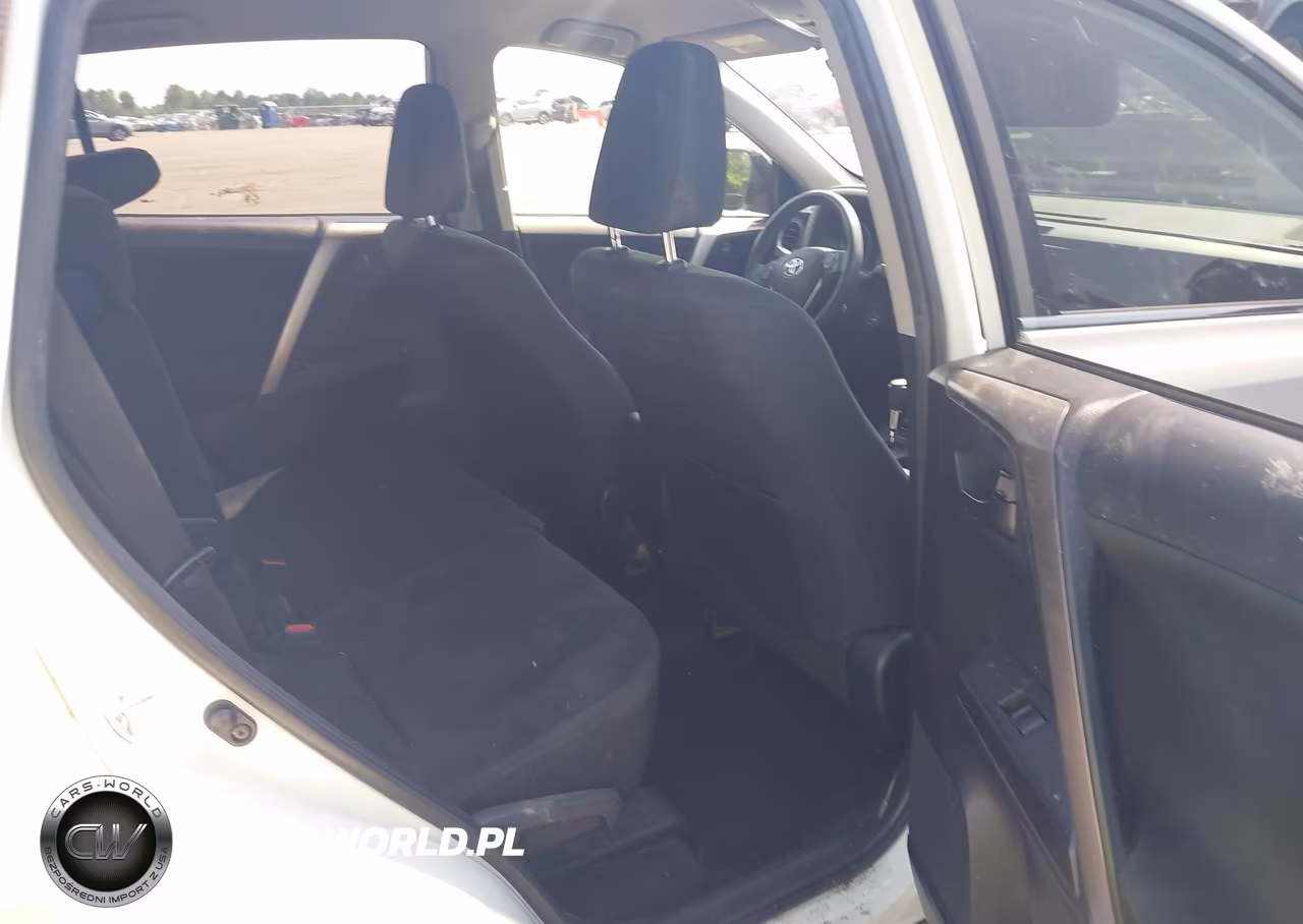 2018 Toyota Rav4 Le VIN:JTMBFREV8JJ728015 - 8