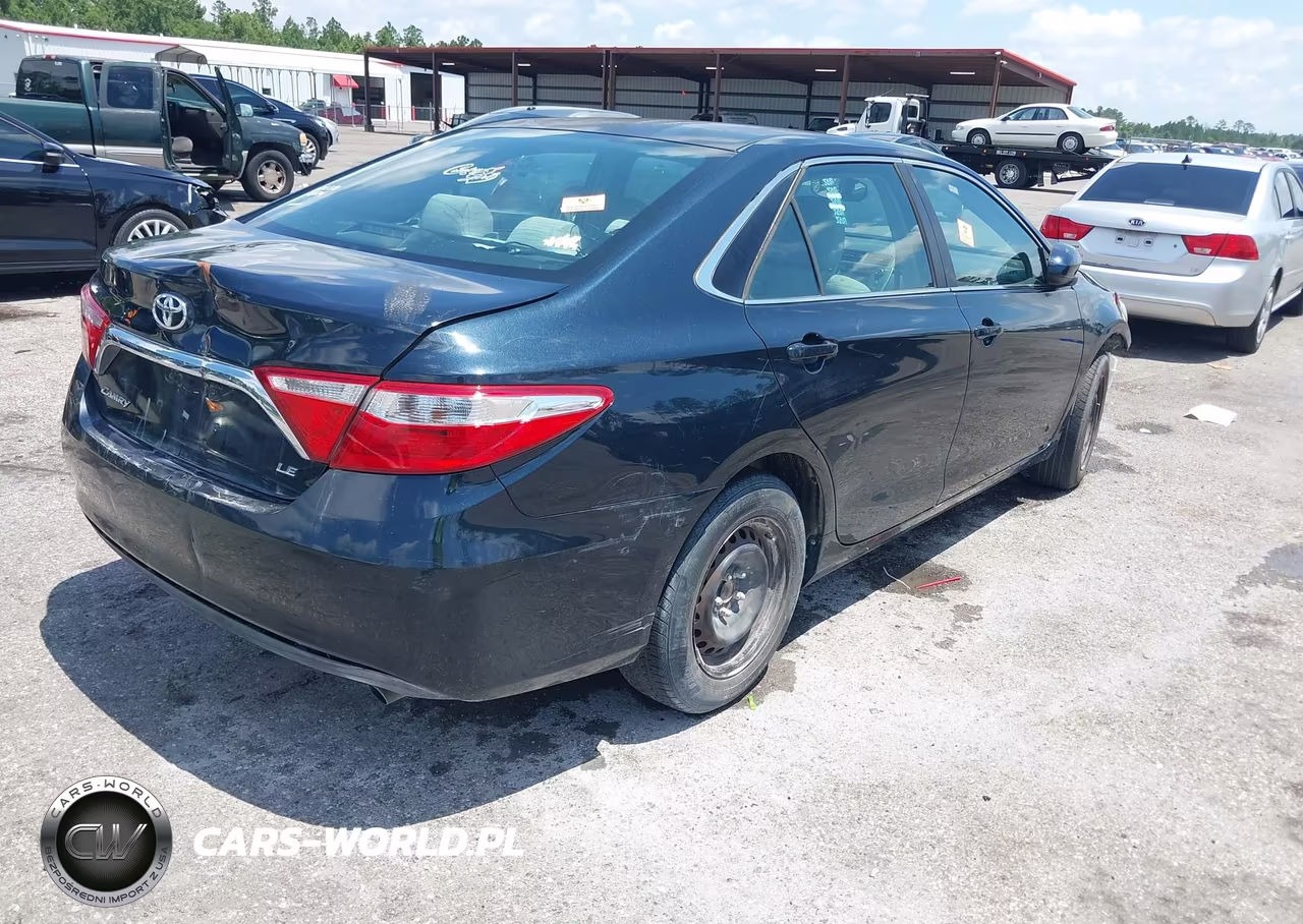 2016 Toyota Camry Le VIN:4T4BF1FK3GR559875 - 4