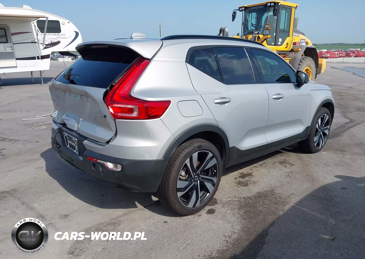2023 Volvo Xc40 B5 Ultimate Dark Theme VIN:YV4L12UX1P2022761 - 4
