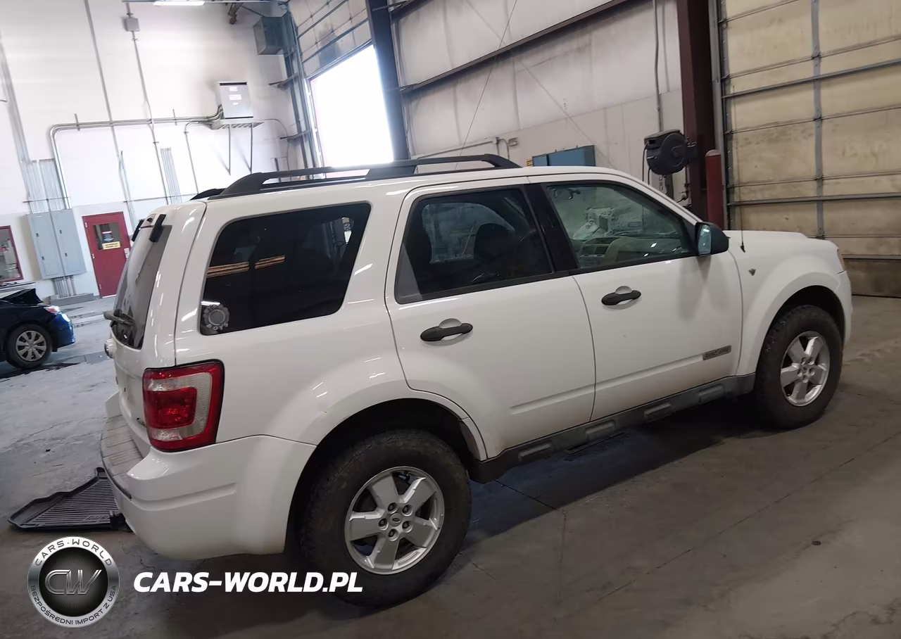 2008 Ford Escape Xlt VIN:1FMCU93128KA57547 - 4