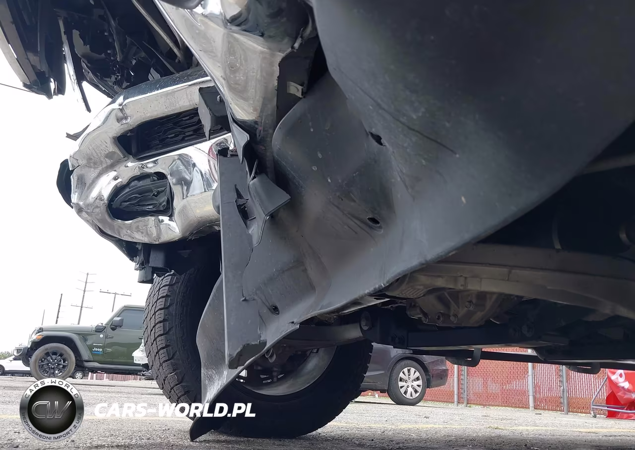 2023 Ram 1500 VIN:1C6RRFFGXPN632383 - 18
