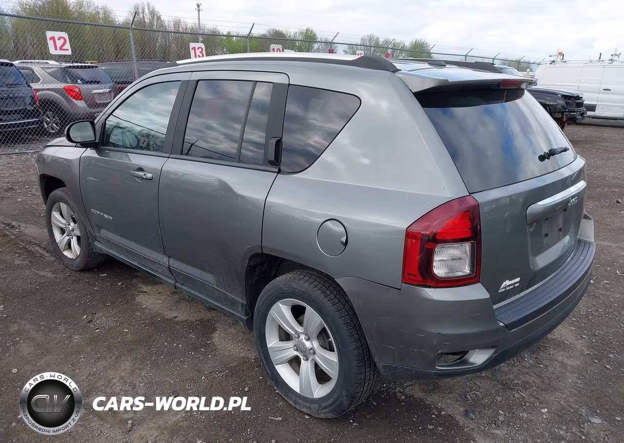 2014 Jeep Compass Latitude VIN:1C4NJCEA3ED604275 - 3