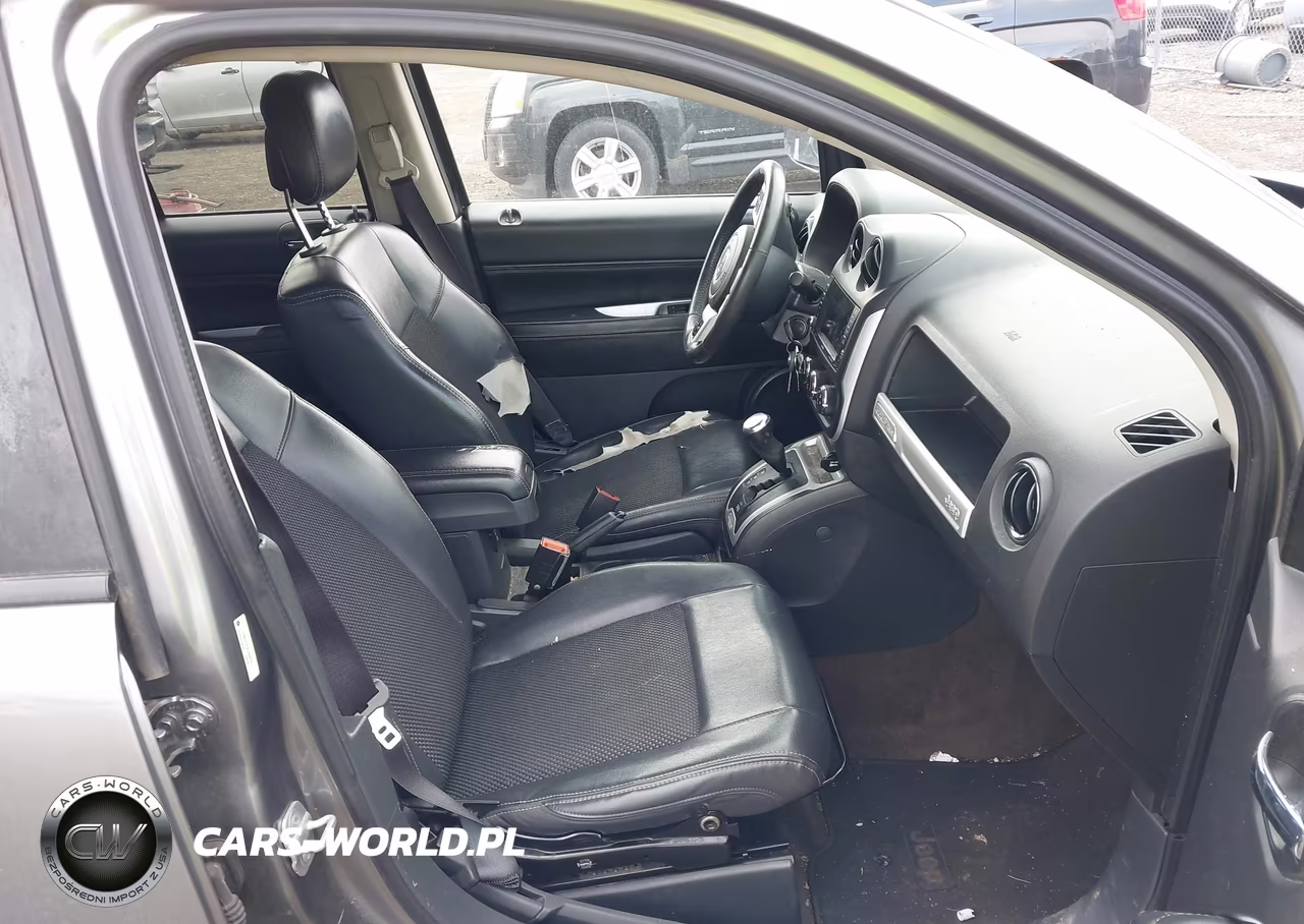 2014 Jeep Compass Latitude VIN:1C4NJCEA3ED604275 - 5