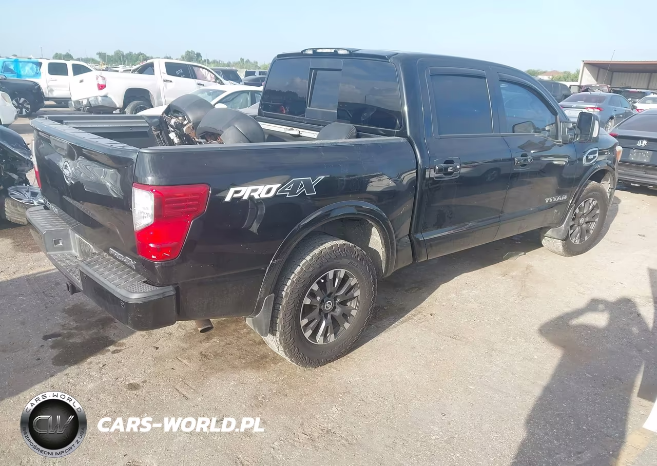 2017 Nissan Titan Pro-4X VIN:1N6AA1E52HN552283 - 4
