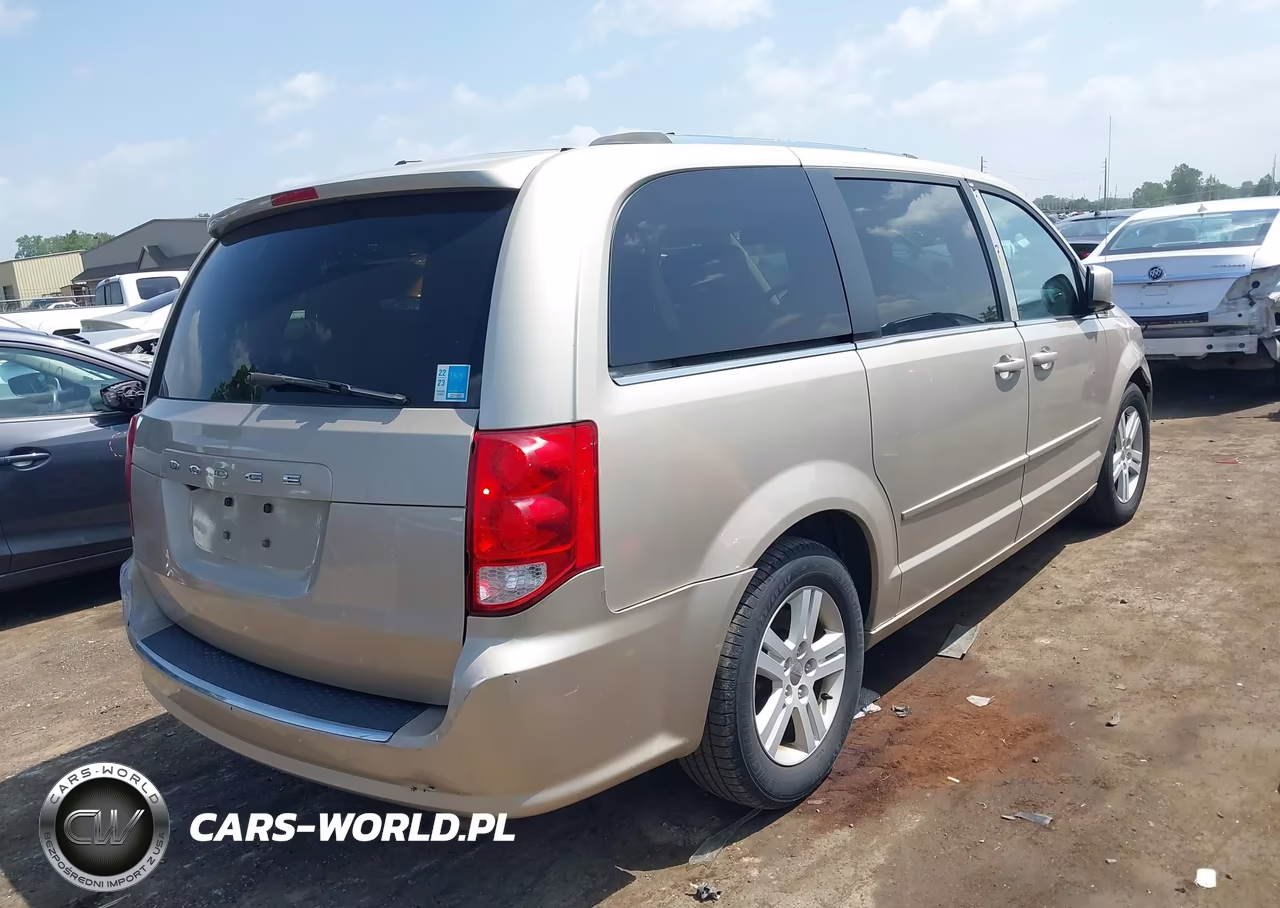 2013 Dodge Grand Caravan Crew VIN:2C4RDGDGXDR809058 - 4
