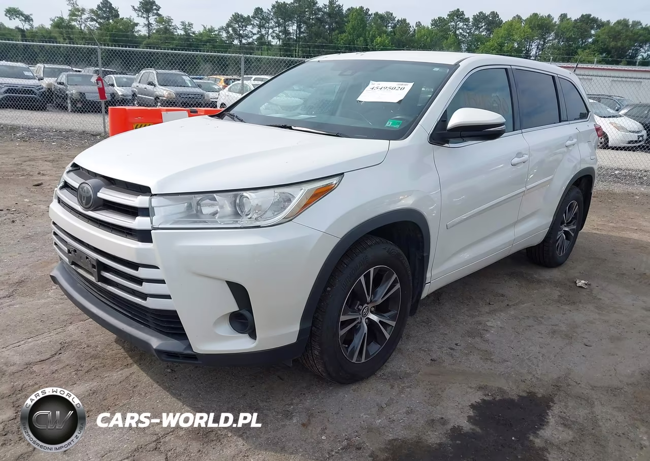 2018 Toyota Highlander Le VIN:5TDBZRFH3JS913091 - 2