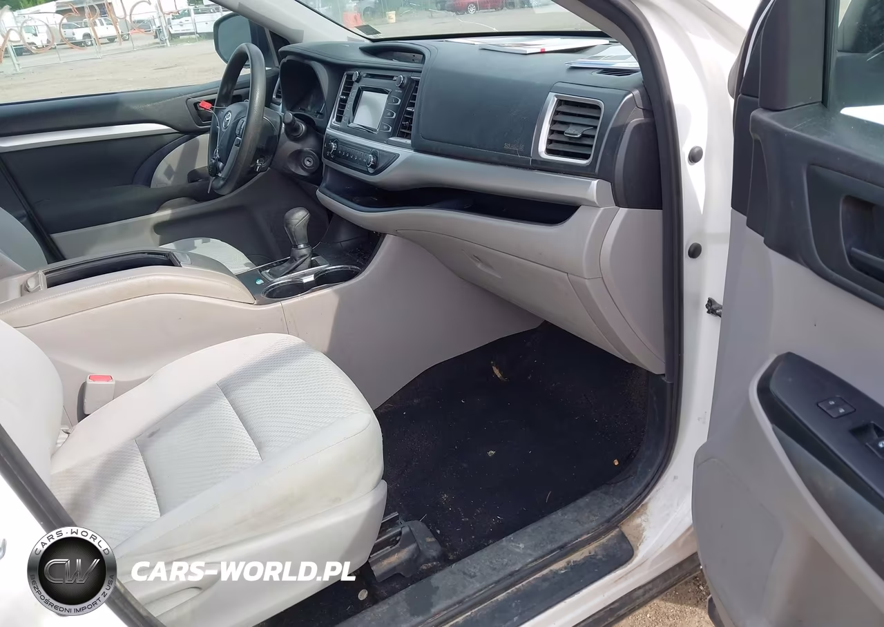 2018 Toyota Highlander Le VIN:5TDBZRFH3JS913091 - 5