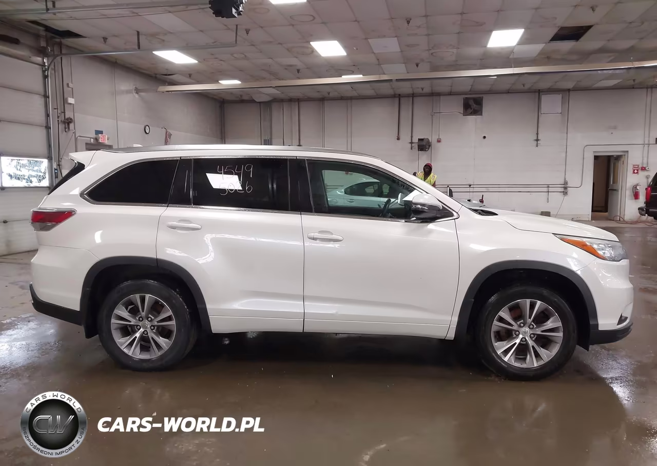 2015 Toyota Highlander Xle V6 VIN:5TDJKRFH9FS113869 - 13