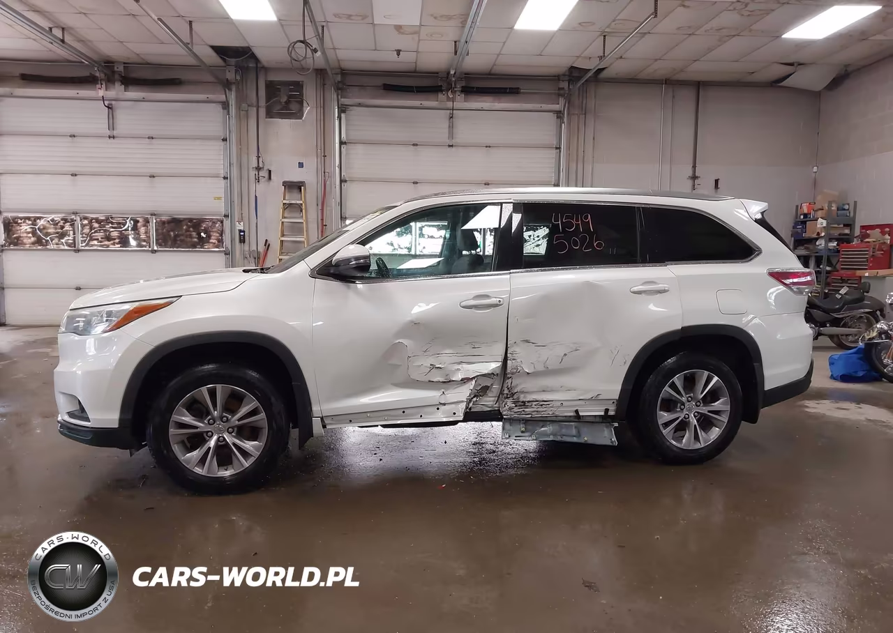 2015 Toyota Highlander Xle V6 VIN:5TDJKRFH9FS113869 - 14