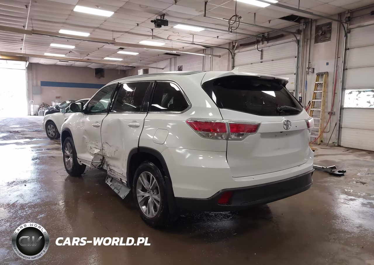 2015 Toyota Highlander Xle V6 VIN:5TDJKRFH9FS113869 - 3