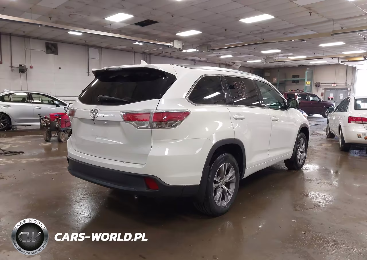 2015 Toyota Highlander Xle V6 VIN:5TDJKRFH9FS113869 - 4