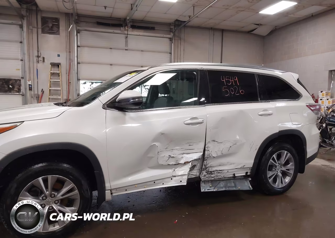 2015 Toyota Highlander Xle V6 VIN:5TDJKRFH9FS113869 - 6
