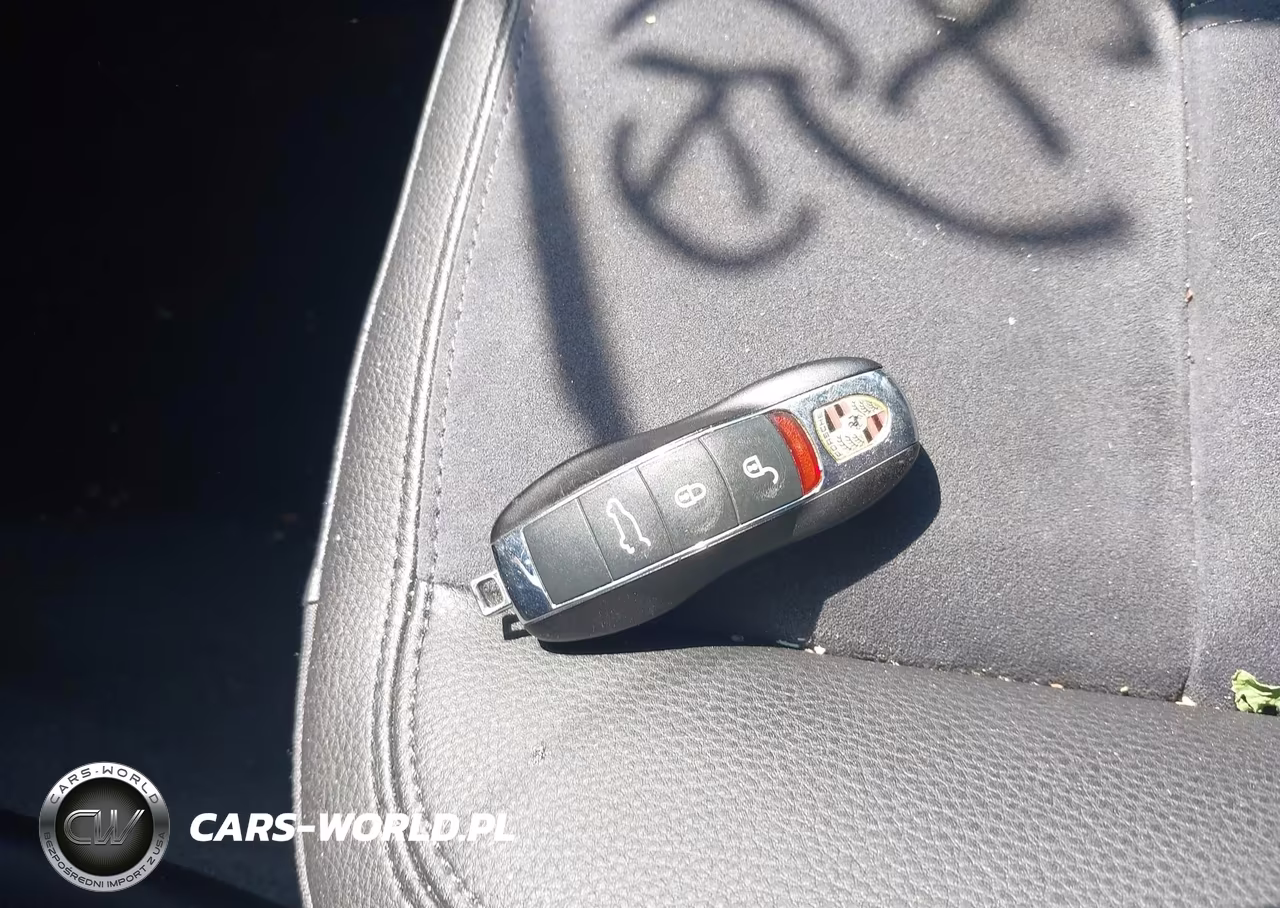 2018 Porsche Macan VIN:WP1AA2A5XJLB14965 - 11
