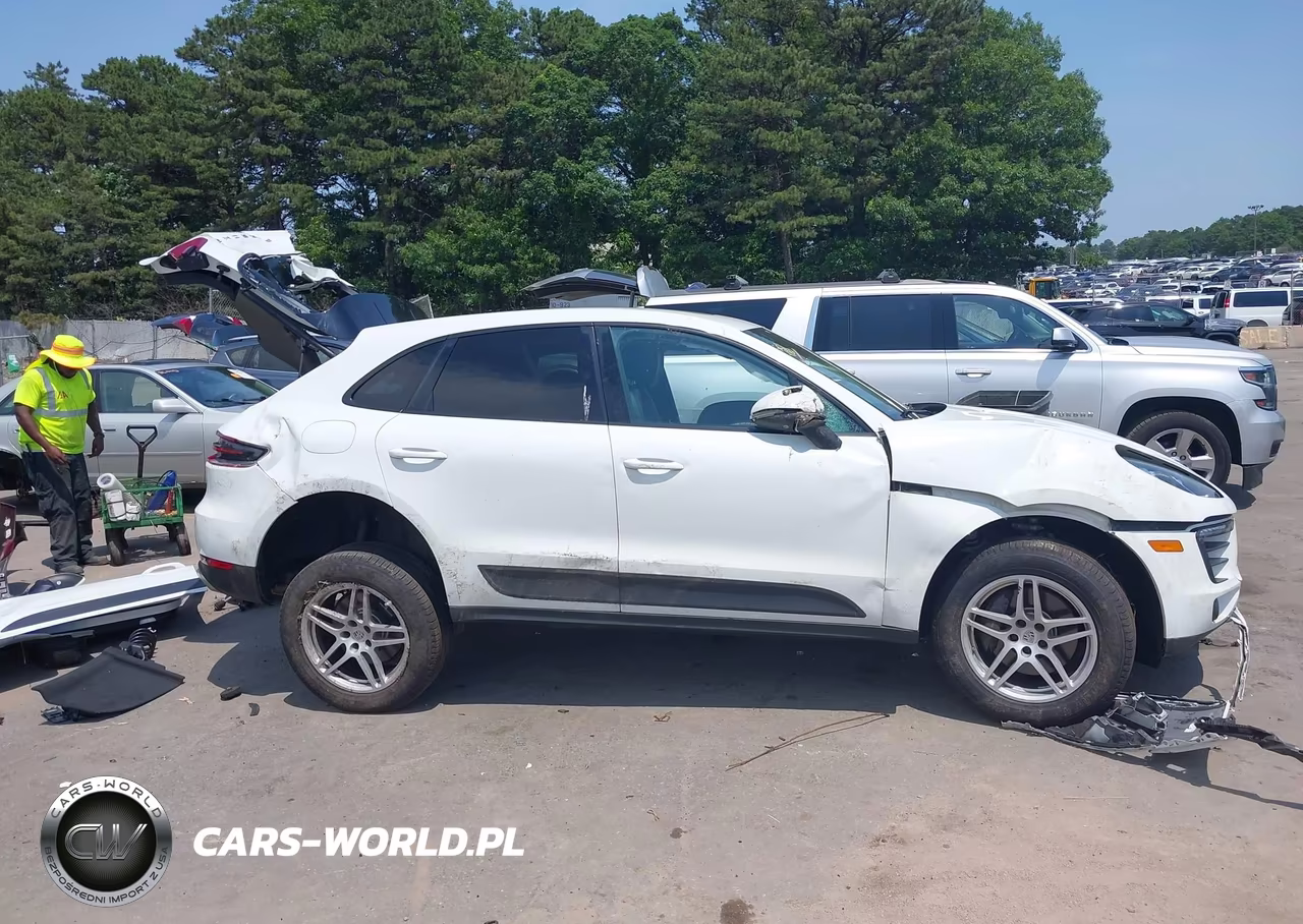 2018 Porsche Macan VIN:WP1AA2A5XJLB14965 - 14