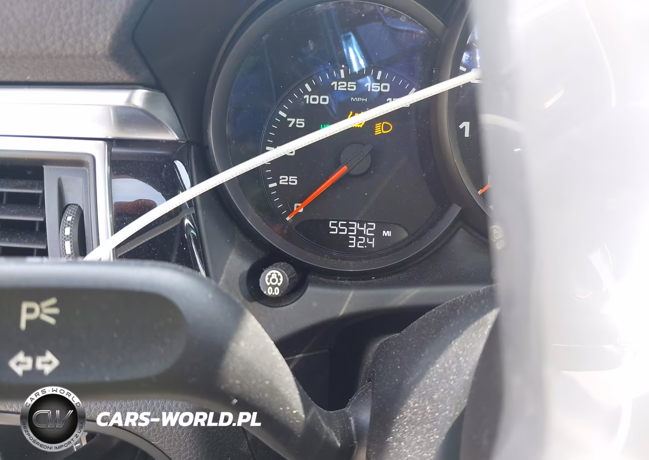 2018 Porsche Macan VIN:WP1AA2A5XJLB14965 - 16