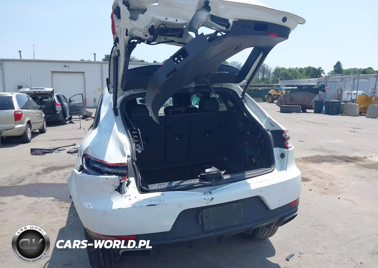 2018 Porsche Macan VIN:WP1AA2A5XJLB14965 - 17