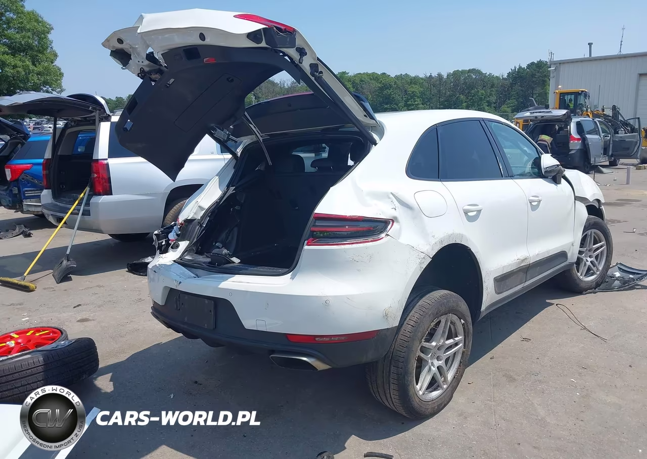 2018 Porsche Macan VIN:WP1AA2A5XJLB14965 - 4