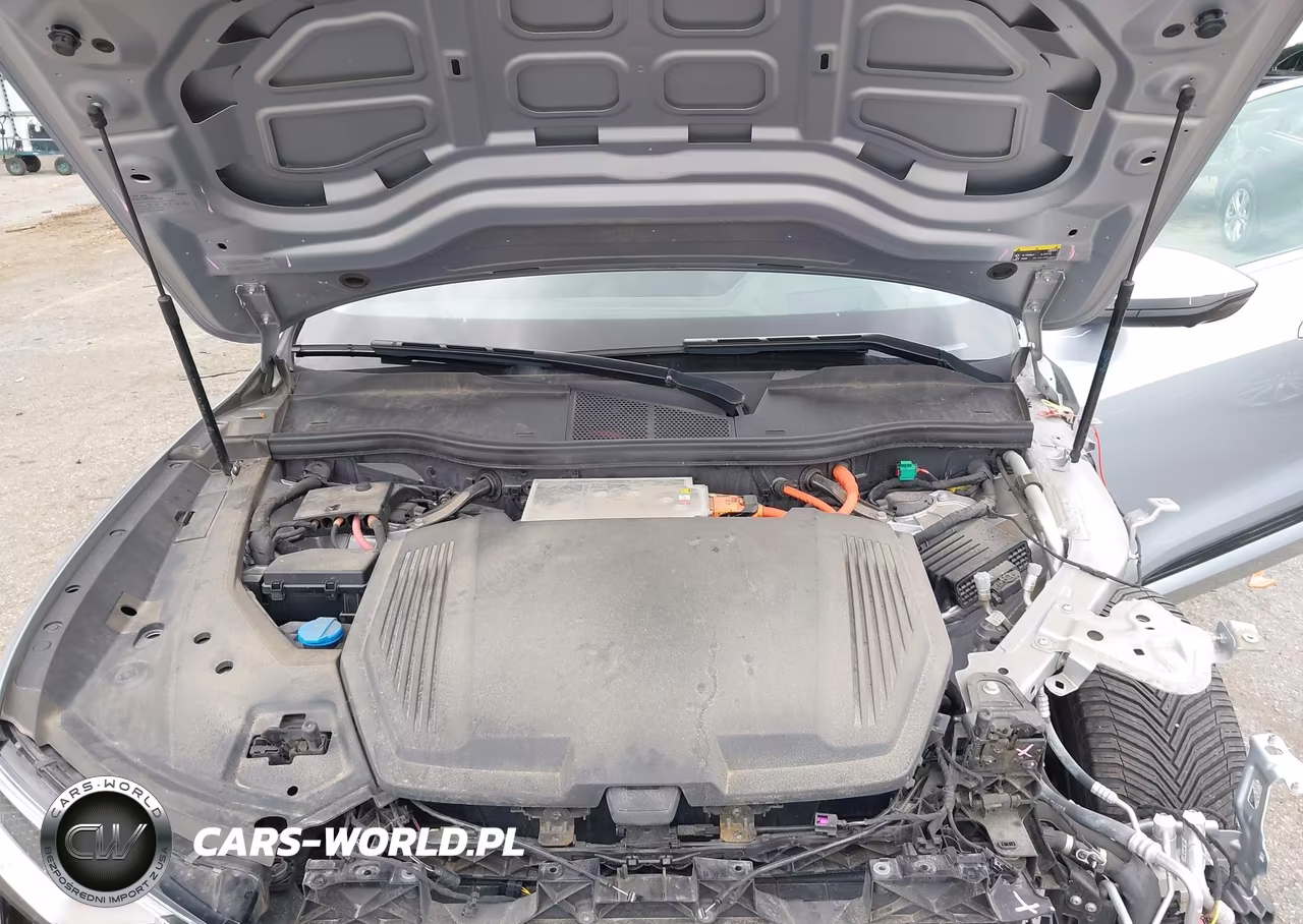 2019 Audi E-Tron Premium Plus VIN:WA1VAAGE6KB024895 - 10