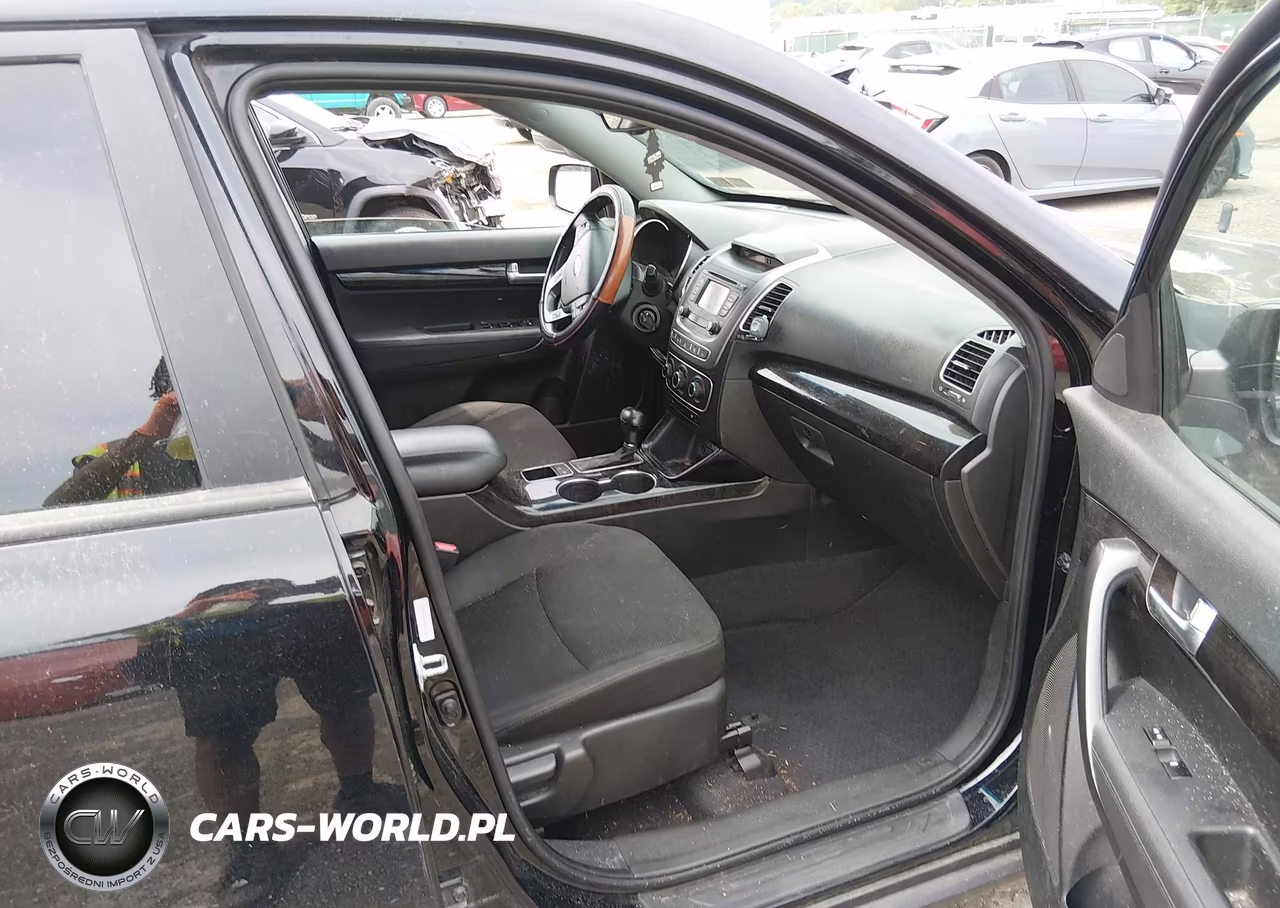 2014 Kia Sorento Lx VIN:5XYKT4A65EG427623 - 5